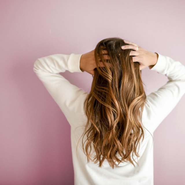 Dimensional warm hair highlights crafted in Camberwell salon